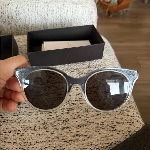 Bottega Veneta Gray Sunglasses - Picture 8 of 16